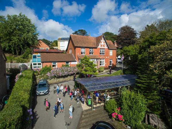 Country Cousins Ltd.