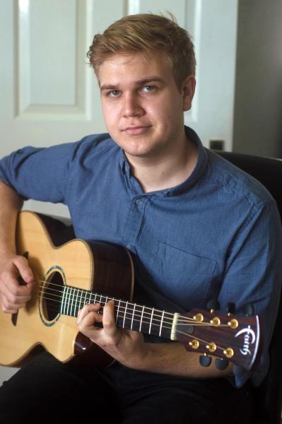 Tony Lewis Guitar Tuition