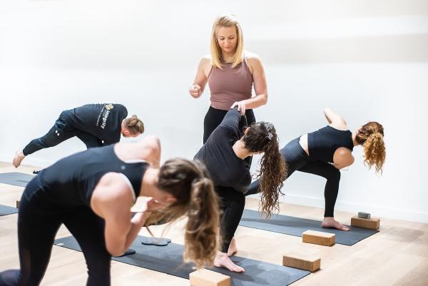 Yoga in Moorgate With Alina Bialek