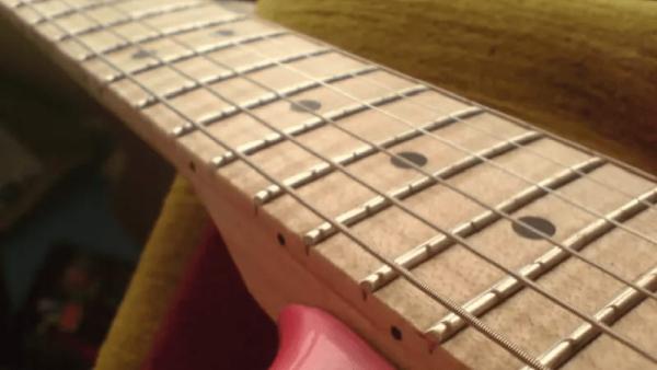 Randell Guitar Tuition & Repair