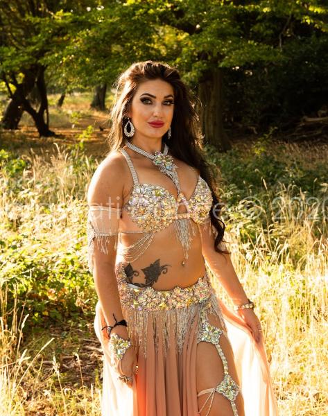 London Belly Dancer Sarasvati Dance Hire For Events