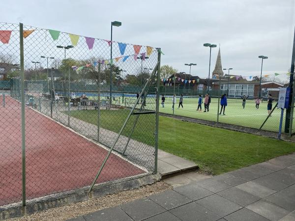 Oakleigh Park Lawn Tennis & Squash Club