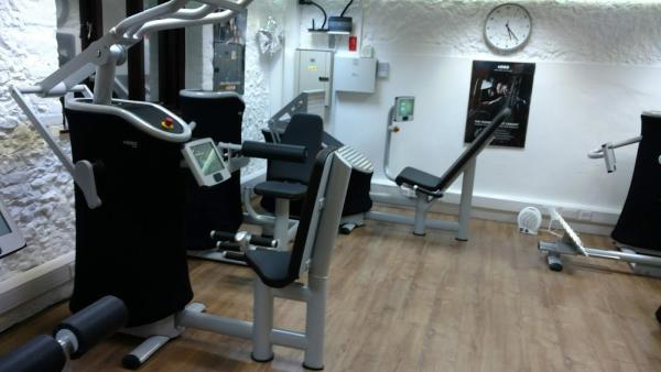 Astons Gym & Personal Training Studio