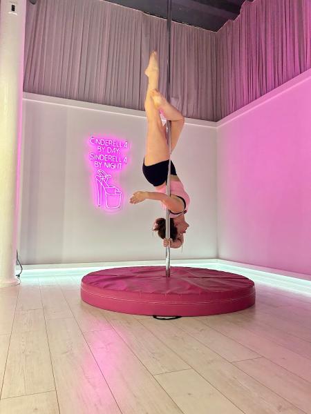 Zero Gravity Pole Studio