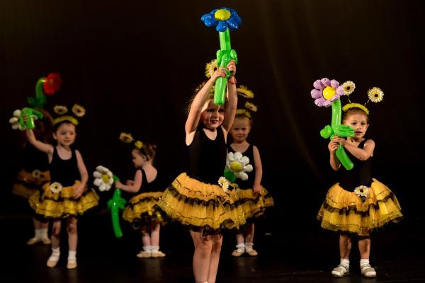 Curtain Upp Stage School