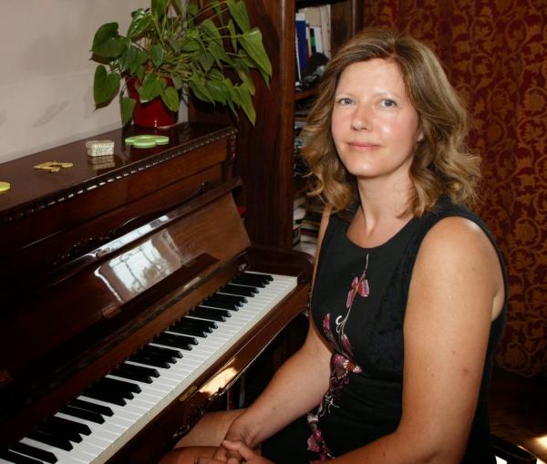 Piano With Samantha Kember