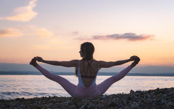 Hannah Bateman Yoga Life