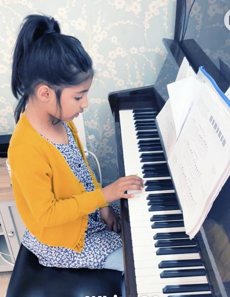 Private Piano Lessons With LKS