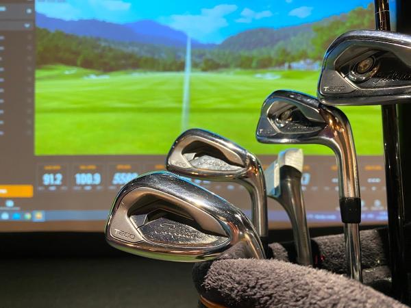 Virtual Golf Lounge