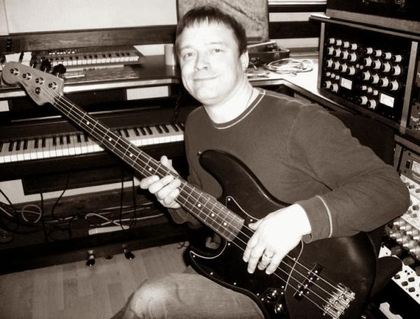 Richard Mackman Guitar & Bass Tuition