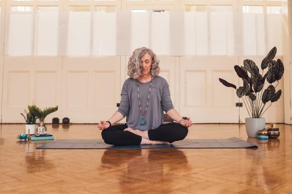 The Curly Yogi