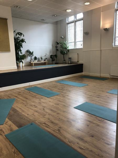 Inflo Studio (Yoga.reformer.pilates.barre.)