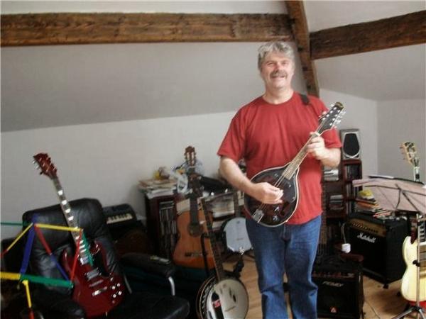 Mick Smith: Guitar
