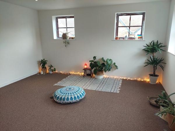 Roxipixie Yoga & Ayurveda Massage