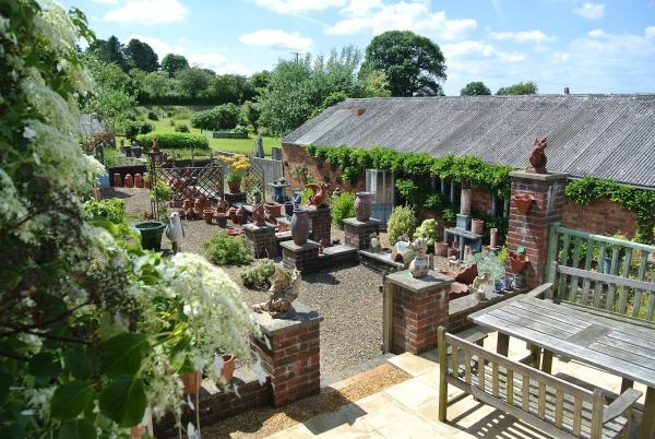 Ruardean Garden Pottery