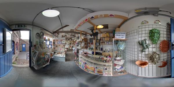 Saz's Ceramics & Crafts