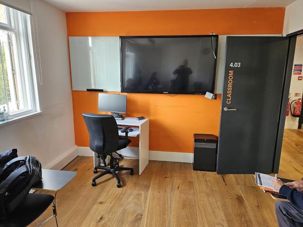 EC London English School and EC London 30+ (Adult English Centre)