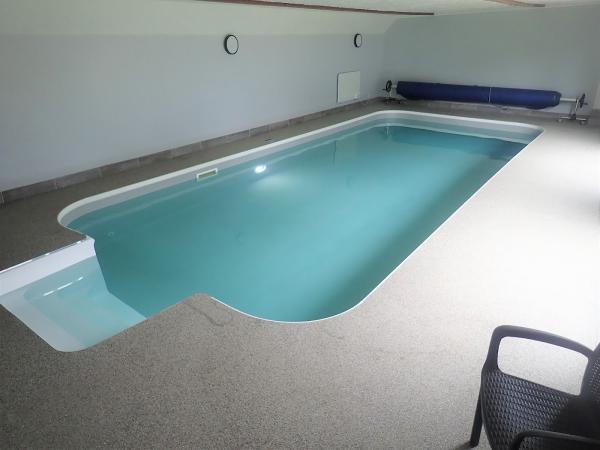 Aqua Fish Swim School