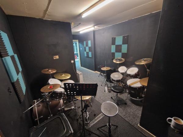 Beat It Drum and Music School