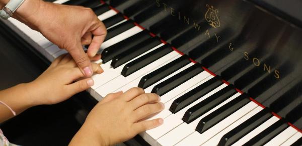 Piano Lessons Heckmondwike