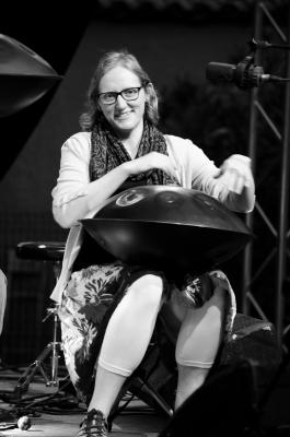 Milly Hoddo Handpan Player