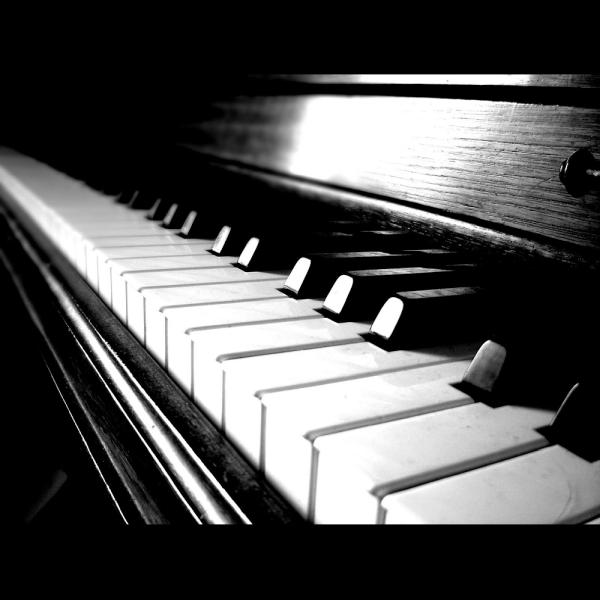 Sems: Guitar & Piano Lessons in Croydon
