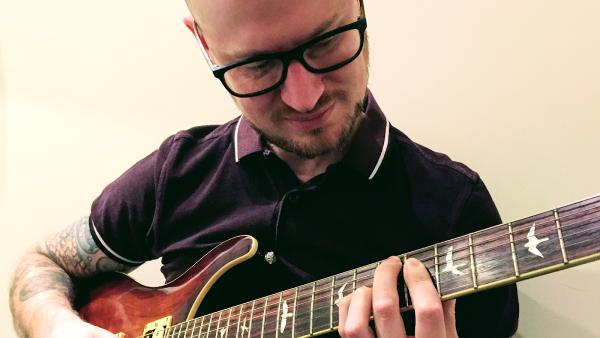 Rob Nicholson Guitar Tutor